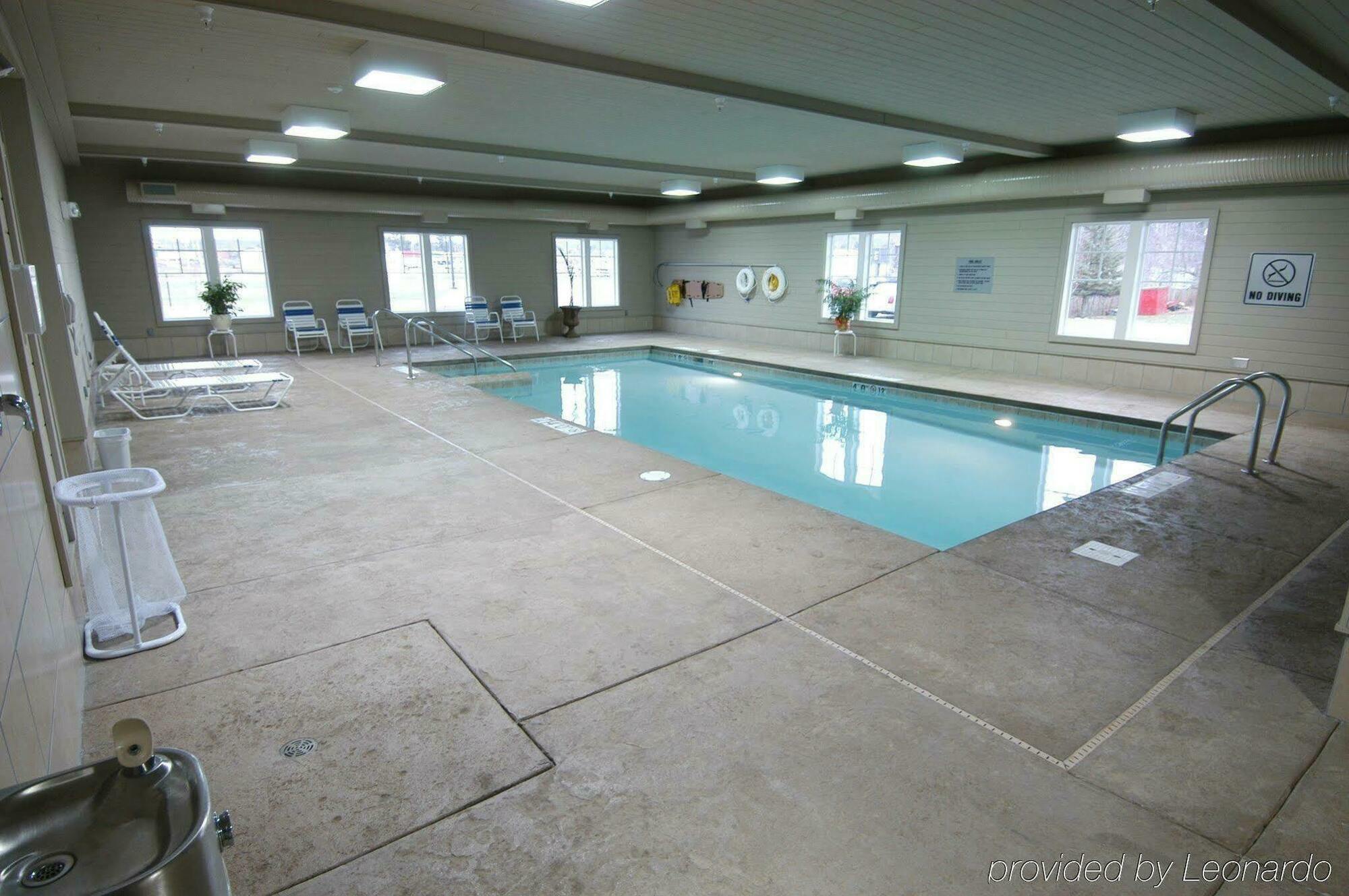Holiday Inn Express & Suites Iron Mountain By Ihg Facilities photo
